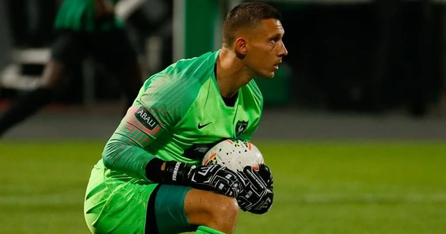 Kaleci Adam Stackhowiak Yukatel Denizlispor'la sözleşmesini tek taraflı feshetti