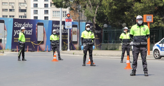 Kısıtlamanın ikinci gününde de İzmir sokaklarında sessizlik hakim