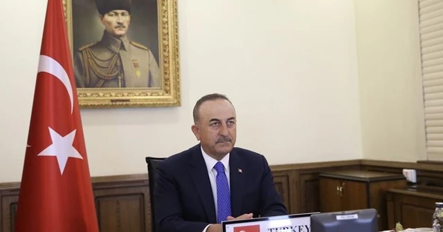 Konsolosluk Çağrı Merkezi'ni arayan 50 bininci vatandaşa Bakan Çavuşoğlu cevap verdi