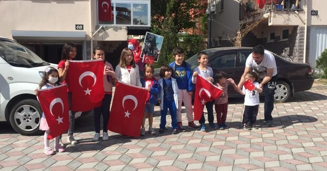 Korona virüs çocukların mutluluğuna engel olamadı