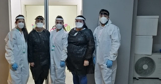 Koronavirüs tanı merkezinin gönüllü savaşçıları ilk kez görüntülendi