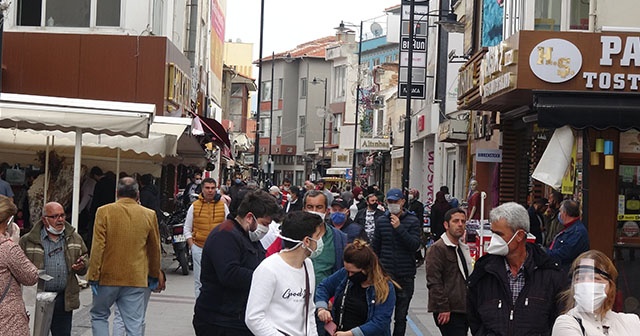 Koronaya aldırmadılar, maaş derdine düştüler