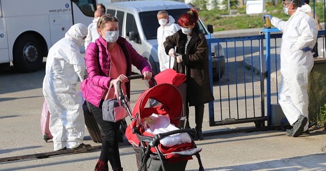 Kovid-19 tedbirleri kapsamında Irak ve Rusya&#039;dan Türk vatandaşları yurda getirildi