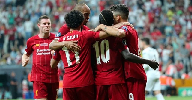 Liverpool'dan video konferansla yapılan antrenmanlara geç kalan futbolculara para cezası