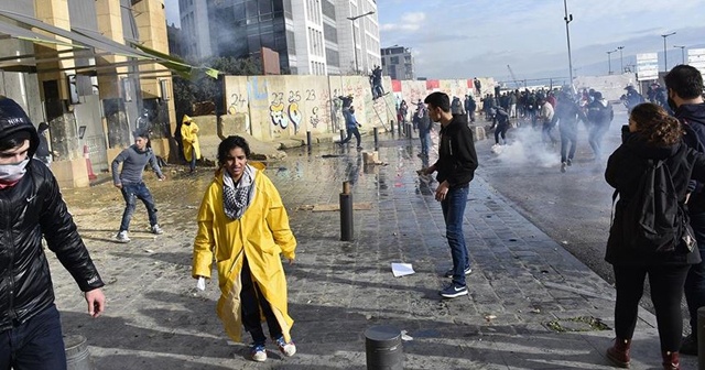 Lübnan&#039;daki protestolar ikinci gününde de sürüyor