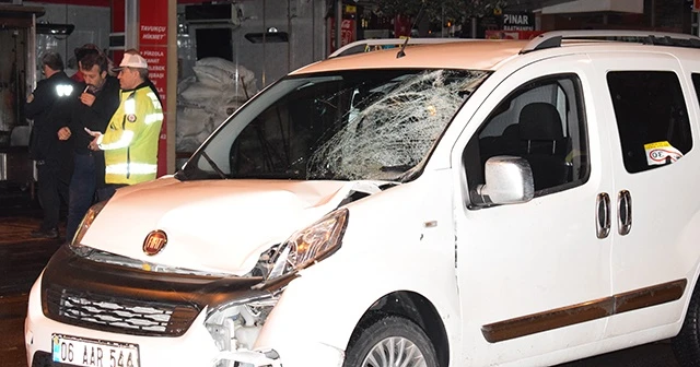 Malatya'da hafif ticari aracın çarptığı genç ağır yaralandı