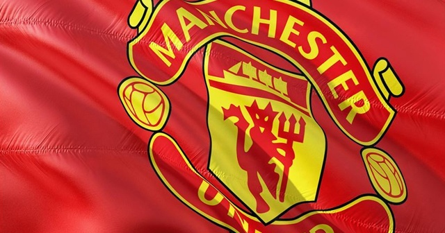 Manchester United, Old Trafford&#039;a ayakta seyirci alacak