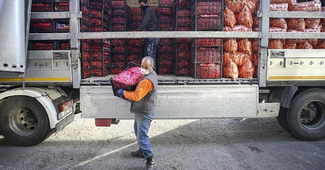 Market ve hallerde ürün tedarikine başlandı