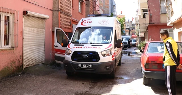 Merdivenden düştü, oğlunun kapısının önünde hayatını kaybetti