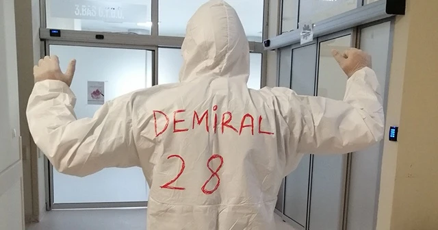 Milli futbolcu Merih Demiral'dan sağlık çalışanlarına destek
