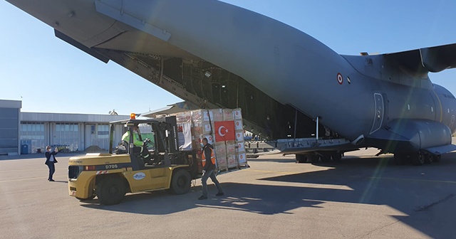 MSB: Sağlık malzemelerini taşıyan uçak Kosova&#039;ya ulaştı