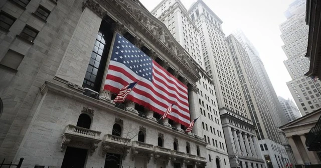 New York'ta Kovid-19 kısıtlamaları 15 Mayıs'a kadar uzatıldı