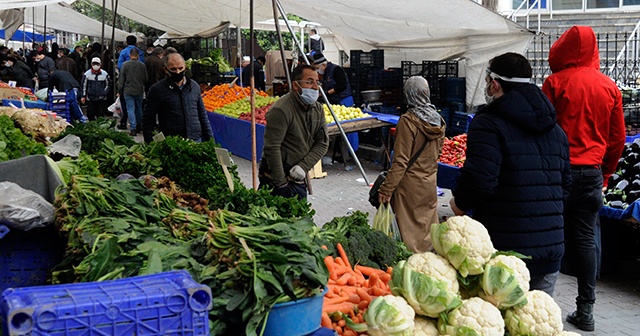 Pazar ve marketlerde Ramazan hareketliliği