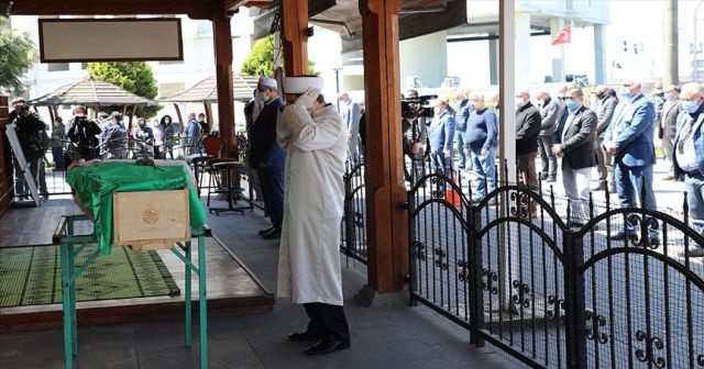 Rize&#039;de öldürülen AK Parti Fındıklı İlçe Başkan Yardımcısı Gamze Pala toprağa verildi