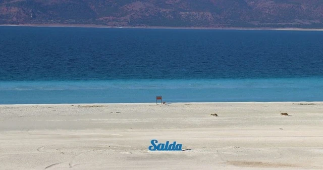 Salda Gölü koronavirüs önlemleri kapsamında ziyarete kapatıldı