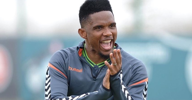 Samuel Eto&#039;o Kamerun&#039;da 100 bin kişiye yardımda bulunacak