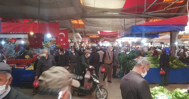 Sokağa çıkma yasağı sona erdi, vatandaş yine bildiğini okudu