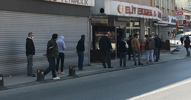 Sokağa çıkma yasağına rağmen fırına gittiler, sosyal mesafeye uyup ekmeklerini aldılar