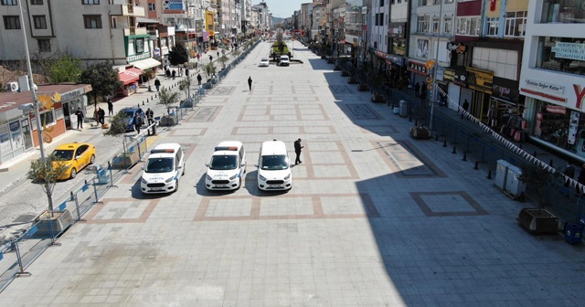 Sultanbeyli Kent Meydanı yaya trafiğine kapatıldı