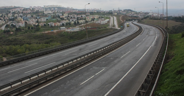 TEM Otoyolu sessizliğe büründü