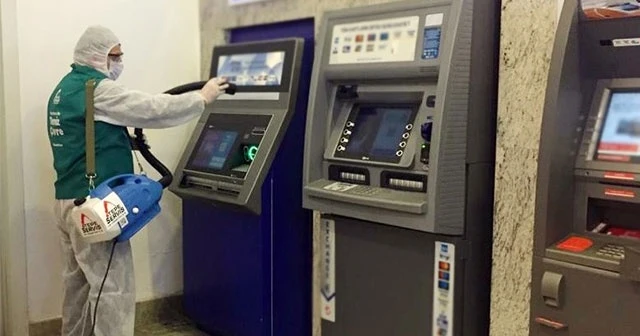 Temizlik hizmetlerinde hastane yakınlarındaki ATM'lere öncelik verildi