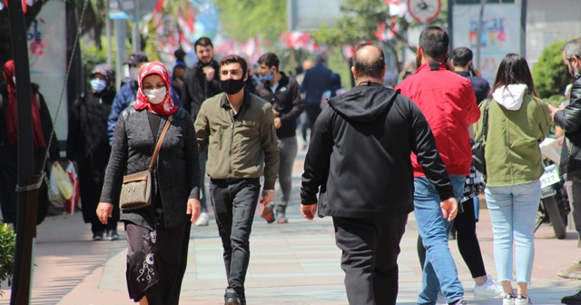 Termometreler 20 dereceyi gösterdi! Vatandaşlar sokaklara akın etti