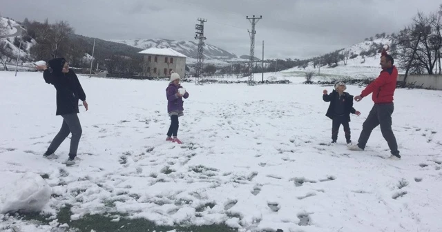 Tokat'ta Nisan ayında kar sürprizi