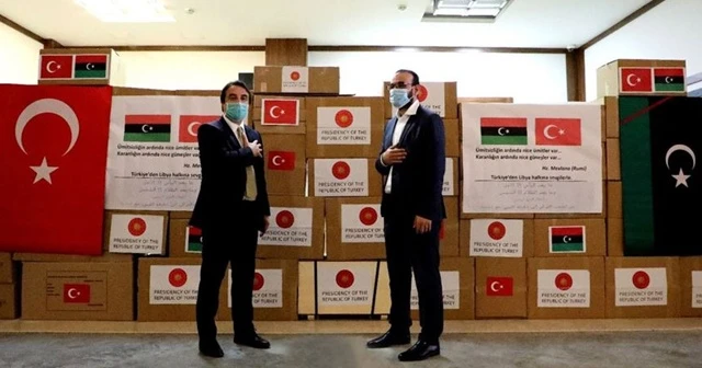 Türkiye'nin gönderdiği sağlık malzemeleri Libyalı yetkililere teslim edildi
