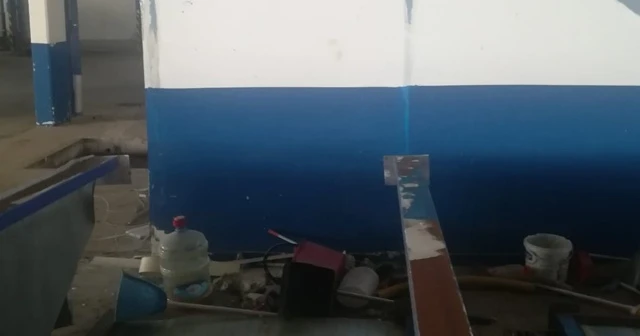 Üzerine demir kapı düşen şahıs hayatını kaybetti