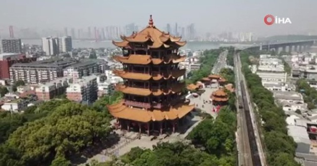 Wuhan'ın simgesi Sarı Turna Kulesi yeniden ziyarete açıldı