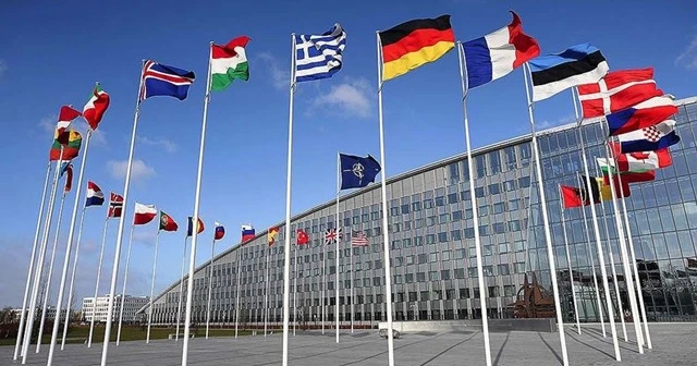 Yeni tip koronavirüs NATO'yu da vurdu