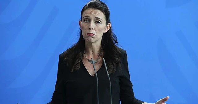 Yeni Zelanda Başbakanı Ardern Kovid-19 önlemlerine uymayanlara 'aptal' dedi