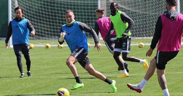 Yukatel Denizlispor pazartesi topbaşı yapacak
