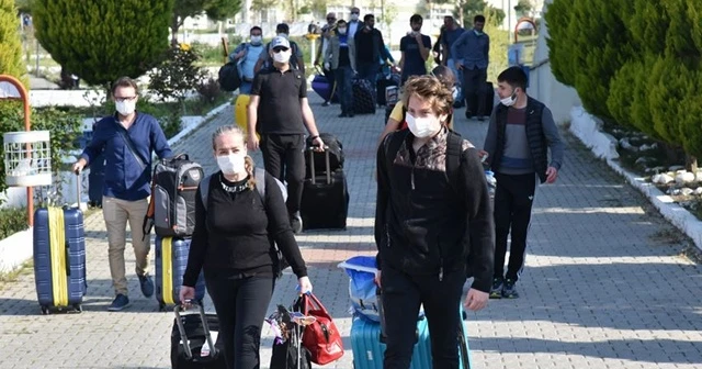 Yurtlarda karantinaya alınan vatandaşların tahliyesi sürüyor