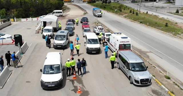 43 ilin geçiş noktasında araçlar tek tek durduruldu