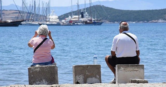 65 yaş ve üzeri için sokağa çıkma izni sona erdi!