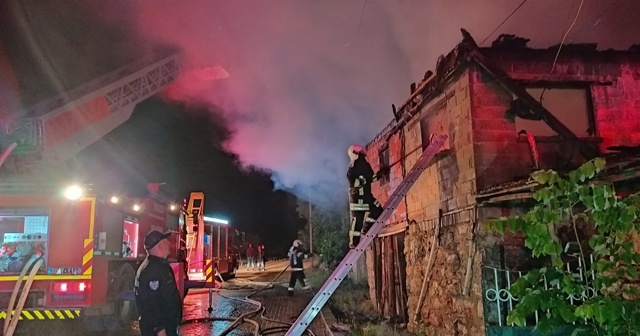 90 yaşındaki adam yangında feci şekilde öldü