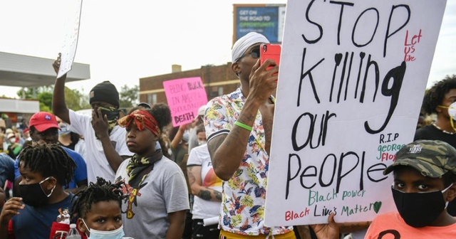 ABD’de George Floyd&#039;un polis şiddetiyle ölümü protesto edildi