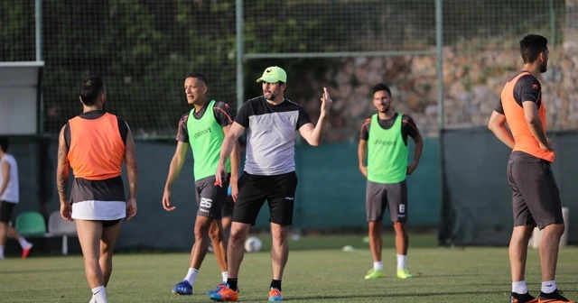 Alanyaspor hazırlıklarını grup halinde yaptığı idmanla sürdürdü