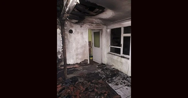 Alevlere teslim olan ev kullanılmaz hale geldi