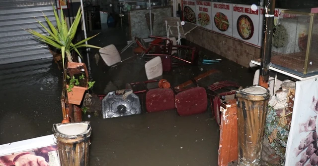 Ankara’da ev ve dükkanları su bastı