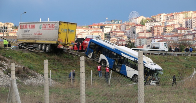 Ankara&#039;da tır ile EGO otobüsü çarpıştı: 9 yaralı