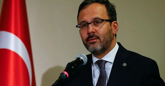 Bakan Kasapoğlu, koronavirüs kahramanları için yazılan mektupları Bakan Koca'ya iletti