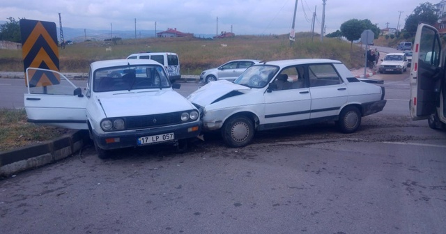 Balıkesir&#039;de trafik kazası: 1 ölü, 2 yaralı