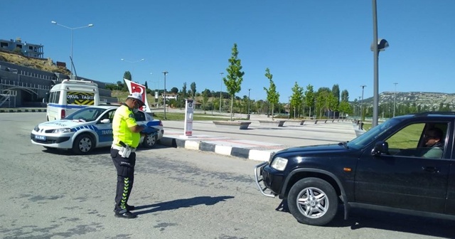 Bayram kısıtlamasında polis uygulamaları aralıksız devam ediyor