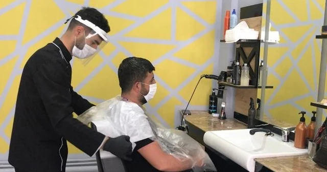 Bayram öncesi berberlerde yoğunluk yaşanıyor