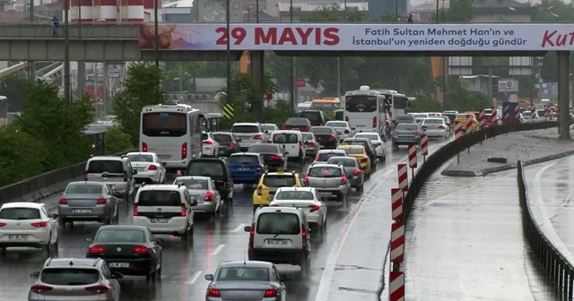 Beklenen yağmur İstanbul'da etkili olmaya başladı