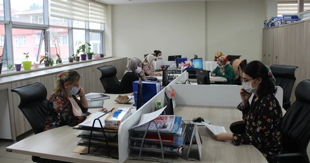 Çay toplamak için 15 bin 394 kişi geldi