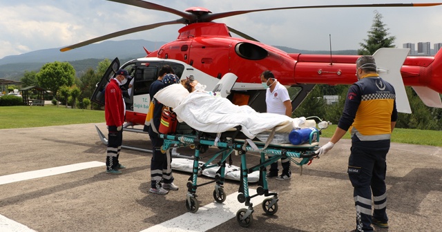 Doğum yapan kadın ambulans helikopterle Ankara&#039;ya sevk edildi