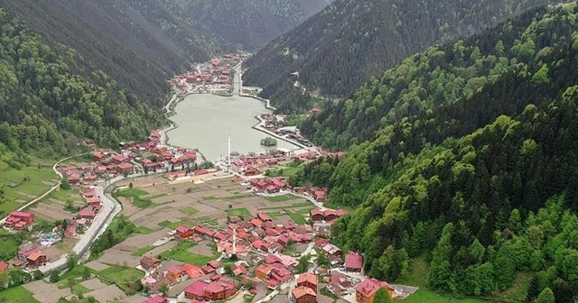 Dünyaca ünlü turizm merkezi Uzungöl'de Kovid-19 sessizliği